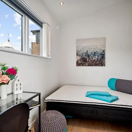 Beautiful Architect-designed Close To The